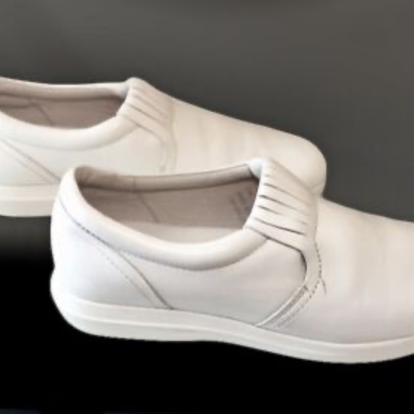 Propet Womens Slip On Casual Shoes Size 6 White Leather Loafers - Picture 7 of 7